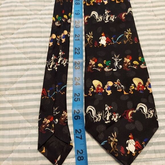 Looney Tunes Mania Tie - Picture 4 of 7